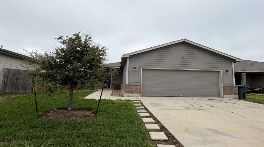 1607 Decano Ln., Laredo, Texas 78046, 3 Bedrooms Bedrooms, 5 Rooms Rooms,2 BathroomsBathrooms,Residential,For Rent,1607 Decano Ln.,20262658