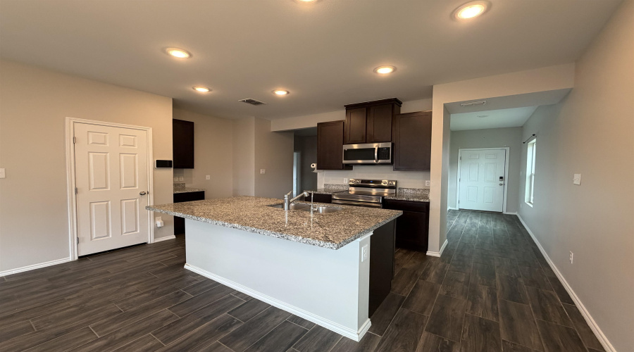 1607 Decano Ln., Laredo, Texas 78046, 3 Bedrooms Bedrooms, 5 Rooms Rooms,2 BathroomsBathrooms,Residential,For Rent,1607 Decano Ln.,20262658