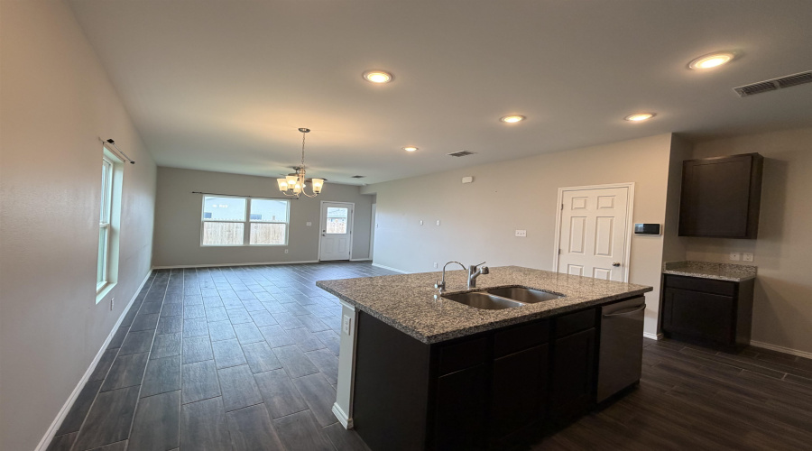 1607 Decano Ln., Laredo, Texas 78046, 3 Bedrooms Bedrooms, 5 Rooms Rooms,2 BathroomsBathrooms,Residential,For Rent,1607 Decano Ln.,20262658