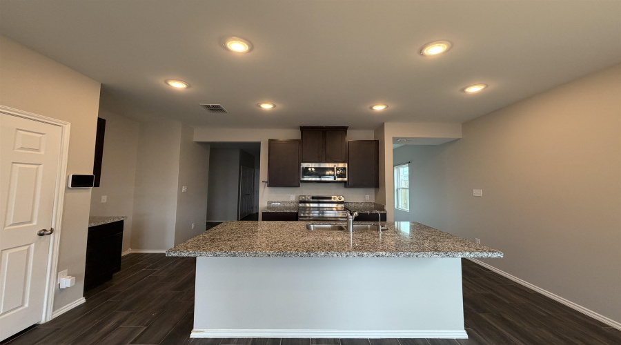1607 Decano Ln., Laredo, Texas 78046, 3 Bedrooms Bedrooms, 5 Rooms Rooms,2 BathroomsBathrooms,Residential,For Rent,1607 Decano Ln.,20262658