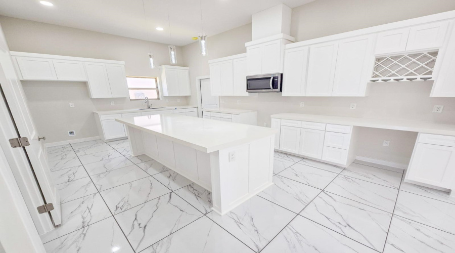 1010 Noyola Loop, LAREDO, Texas 78046, 4 Bedrooms Bedrooms, 6 Rooms Rooms,2 BathroomsBathrooms,Residential,For Sale,1010 Noyola Loop,20262659