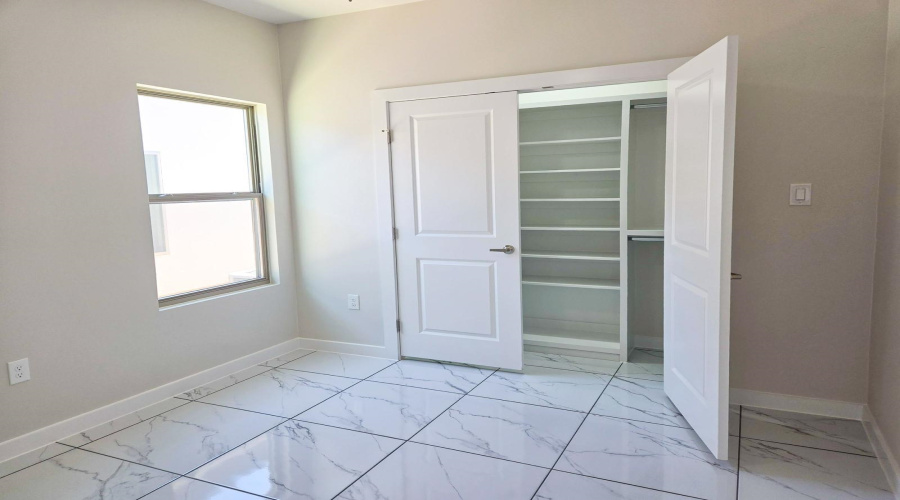 1010 Noyola Loop, LAREDO, Texas 78046, 4 Bedrooms Bedrooms, 6 Rooms Rooms,2 BathroomsBathrooms,Residential,For Sale,1010 Noyola Loop,20262659