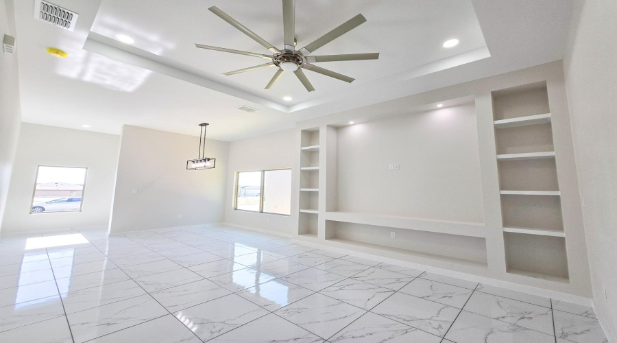 1010 Noyola Loop, LAREDO, Texas 78046, 4 Bedrooms Bedrooms, 6 Rooms Rooms,2 BathroomsBathrooms,Residential,For Sale,1010 Noyola Loop,20262659
