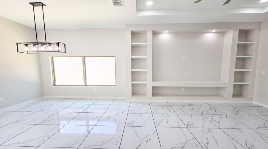 1010 Noyola Loop, LAREDO, Texas 78046, 4 Bedrooms Bedrooms, 6 Rooms Rooms,2 BathroomsBathrooms,Residential,For Sale,1010 Noyola Loop,20262659