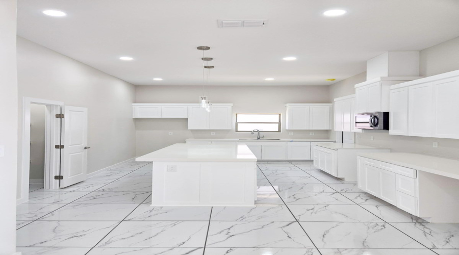 1010 Noyola Loop, LAREDO, Texas 78046, 4 Bedrooms Bedrooms, 6 Rooms Rooms,2 BathroomsBathrooms,Residential,For Sale,1010 Noyola Loop,20262659