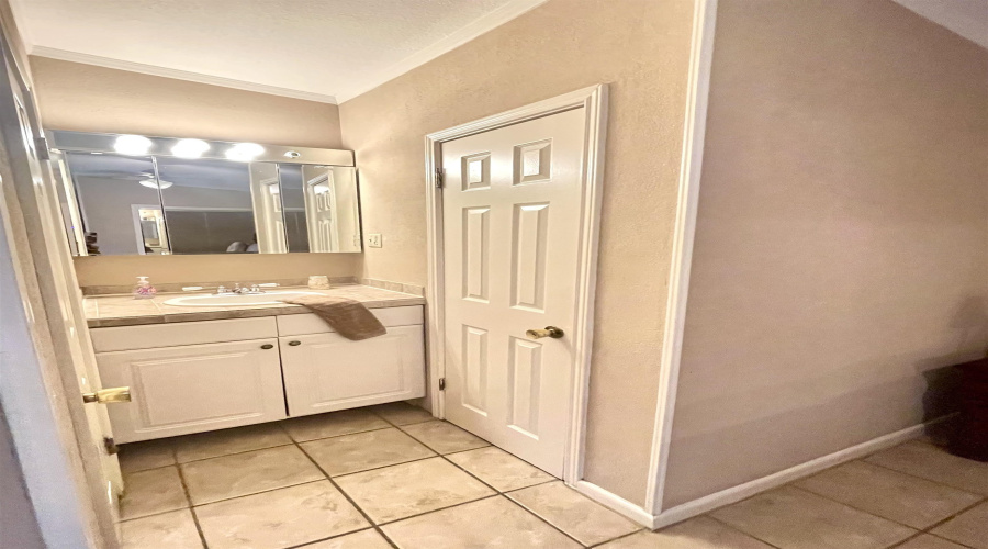 406 Longshadow Rd, Laredo, Texas 78041, 1 Bedroom Bedrooms, 3 Rooms Rooms,1 BathroomBathrooms,Residential,For Rent,406 Longshadow Rd,20262660