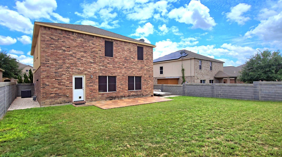 324 Kahlo Lp, Laredo, Texas 78045, 4 Bedrooms Bedrooms, 7 Rooms Rooms,2 BathroomsBathrooms,Residential,For Sale,324 Kahlo Lp,20262666