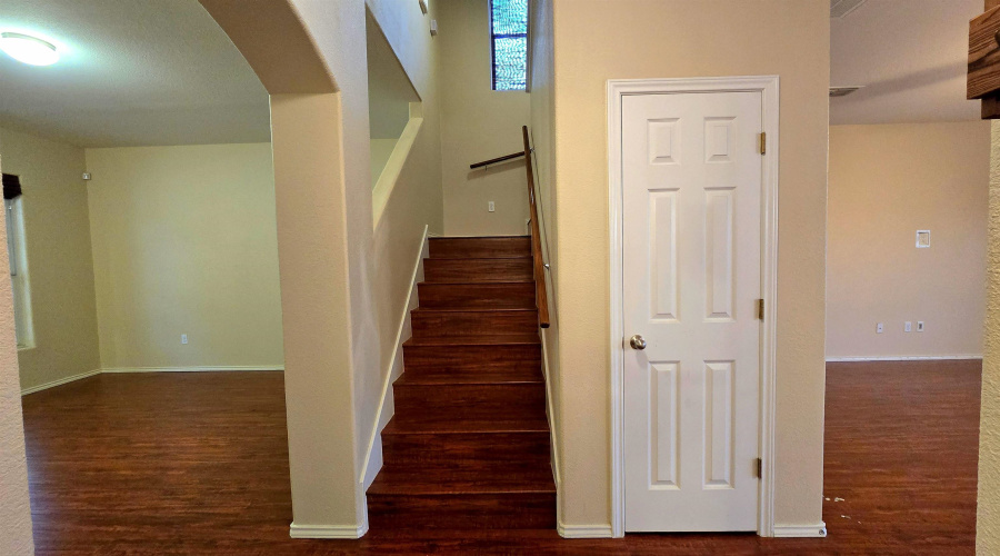 324 Kahlo Lp, Laredo, Texas 78045, 4 Bedrooms Bedrooms, 7 Rooms Rooms,2 BathroomsBathrooms,Residential,For Sale,324 Kahlo Lp,20262666