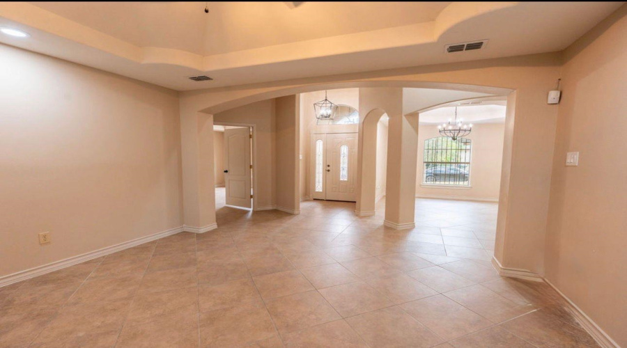204 N Espana Dr N, Laredo, Texas 78043, 3 Bedrooms Bedrooms, 5 Rooms Rooms,2 BathroomsBathrooms,Residential,For Rent,204 N Espana Dr N,20262668