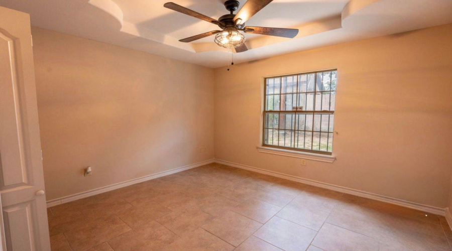 204 N Espana Dr N, Laredo, Texas 78043, 3 Bedrooms Bedrooms, 5 Rooms Rooms,2 BathroomsBathrooms,Residential,For Rent,204 N Espana Dr N,20262668