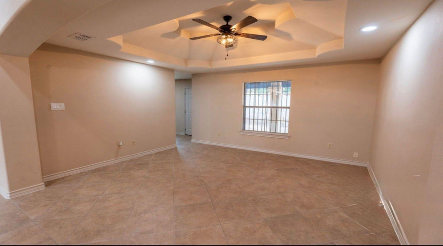 204 N Espana Dr N, Laredo, Texas 78043, 3 Bedrooms Bedrooms, 5 Rooms Rooms,2 BathroomsBathrooms,Residential,For Rent,204 N Espana Dr N,20262668