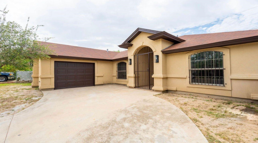 204 N Espana Dr N, Laredo, Texas 78043, 3 Bedrooms Bedrooms, 5 Rooms Rooms,2 BathroomsBathrooms,Residential,For Rent,204 N Espana Dr N,20262668