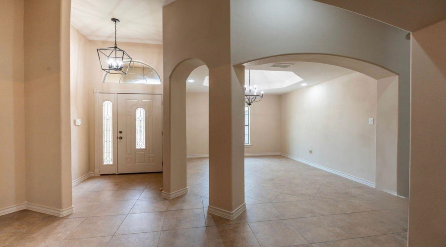 204 N Espana Dr N, Laredo, Texas 78043, 3 Bedrooms Bedrooms, 5 Rooms Rooms,2 BathroomsBathrooms,Residential,For Rent,204 N Espana Dr N,20262668