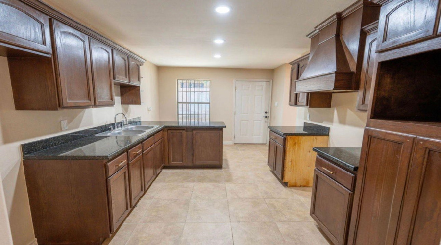 204 N Espana Dr N, Laredo, Texas 78043, 3 Bedrooms Bedrooms, 5 Rooms Rooms,2 BathroomsBathrooms,Residential,For Rent,204 N Espana Dr N,20262668