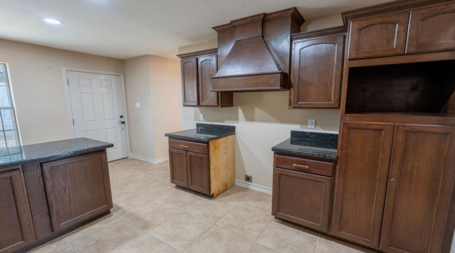 204 N Espana Dr N, Laredo, Texas 78043, 3 Bedrooms Bedrooms, 5 Rooms Rooms,2 BathroomsBathrooms,Residential,For Rent,204 N Espana Dr N,20262668