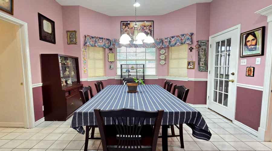 1318 Larry Ln, Laredo, Texas 78045, 4 Bedrooms Bedrooms, 6 Rooms Rooms,2 BathroomsBathrooms,Residential,For Sale,1318 Larry Ln,20262669
