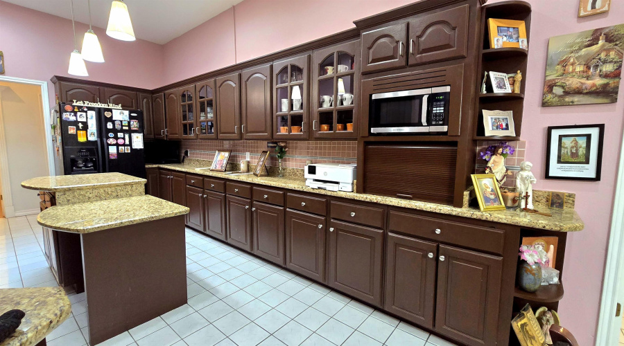 1318 Larry Ln, Laredo, Texas 78045, 4 Bedrooms Bedrooms, 6 Rooms Rooms,2 BathroomsBathrooms,Residential,For Sale,1318 Larry Ln,20262669