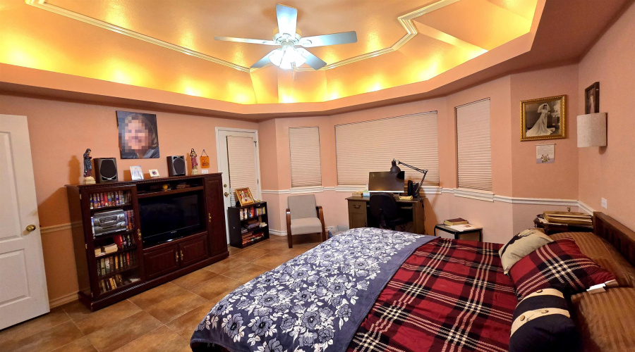 1318 Larry Ln, Laredo, Texas 78045, 4 Bedrooms Bedrooms, 6 Rooms Rooms,2 BathroomsBathrooms,Residential,For Sale,1318 Larry Ln,20262669