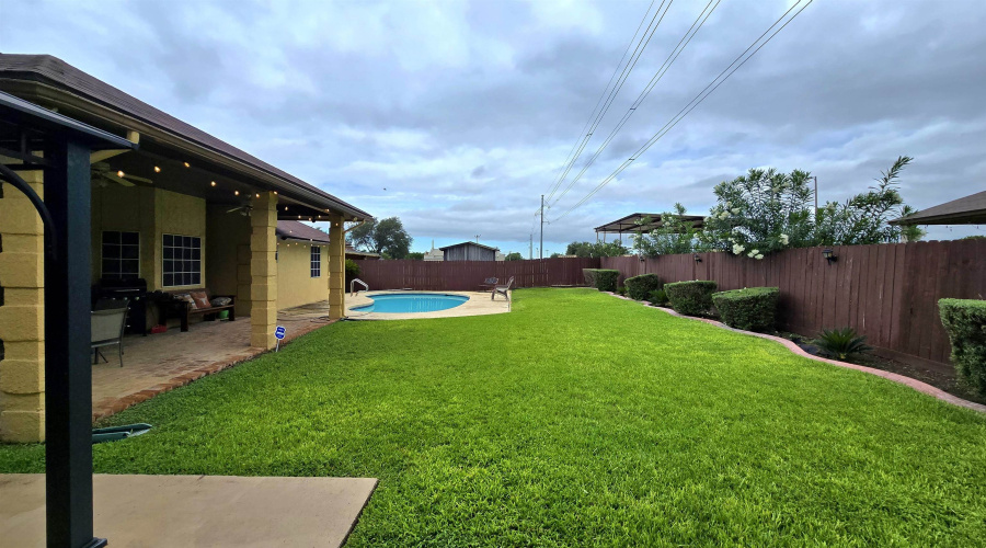1318 Larry Ln, Laredo, Texas 78045, 4 Bedrooms Bedrooms, 6 Rooms Rooms,2 BathroomsBathrooms,Residential,For Sale,1318 Larry Ln,20262669