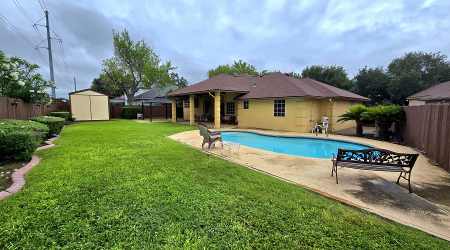 1318 Larry Ln, Laredo, Texas 78045, 4 Bedrooms Bedrooms, 6 Rooms Rooms,2 BathroomsBathrooms,Residential,For Sale,1318 Larry Ln,20262669