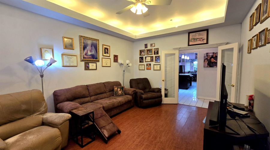 1318 Larry Ln, Laredo, Texas 78045, 4 Bedrooms Bedrooms, 6 Rooms Rooms,2 BathroomsBathrooms,Residential,For Sale,1318 Larry Ln,20262669