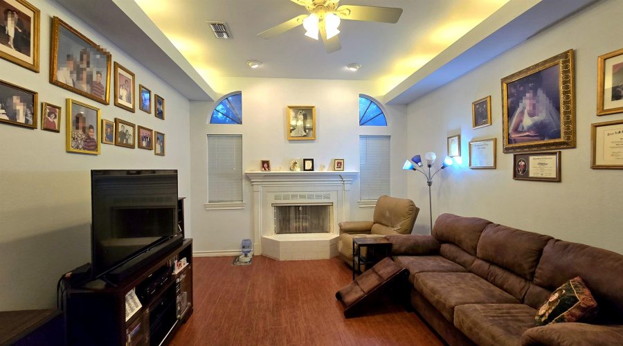 1318 Larry Ln, Laredo, Texas 78045, 4 Bedrooms Bedrooms, 6 Rooms Rooms,2 BathroomsBathrooms,Residential,For Sale,1318 Larry Ln,20262669