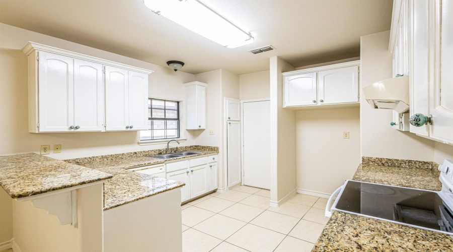 10702 Patron Lp, Laredo, Texas 78245, 3 Bedrooms Bedrooms, 7 Rooms Rooms,2 BathroomsBathrooms,Residential,For Sale,10702 Patron Lp,20262670