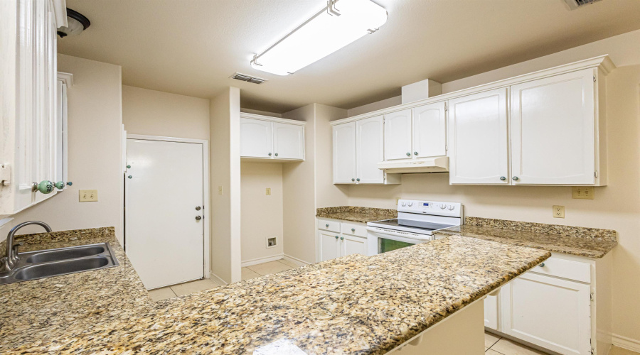 10702 Patron Lp, Laredo, Texas 78245, 3 Bedrooms Bedrooms, 7 Rooms Rooms,2 BathroomsBathrooms,Residential,For Sale,10702 Patron Lp,20262670
