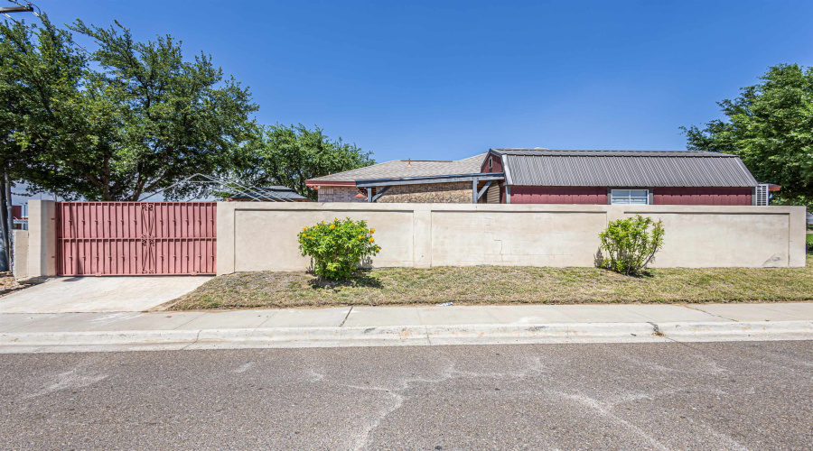 10702 Patron Lp, Laredo, Texas 78245, 3 Bedrooms Bedrooms, 7 Rooms Rooms,2 BathroomsBathrooms,Residential,For Sale,10702 Patron Lp,20262670