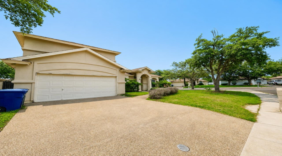 10126 Truchas Rd, laredo, Texas 78045, 3 Bedrooms Bedrooms, 7 Rooms Rooms,2 BathroomsBathrooms,Residential,For Rent,10126 Truchas Rd,20262671