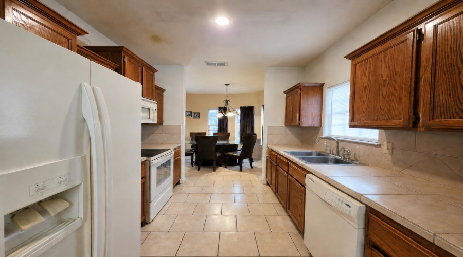10126 Truchas Rd, laredo, Texas 78045, 3 Bedrooms Bedrooms, 7 Rooms Rooms,2 BathroomsBathrooms,Residential,For Rent,10126 Truchas Rd,20262671