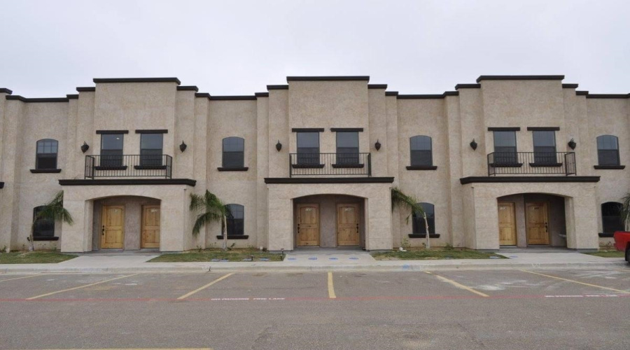 8216 Casa Verde Rd, Laredo, Texas 78041, 2 Bedrooms Bedrooms, 5 Rooms Rooms,2 BathroomsBathrooms,Residential,For Rent,8216 Casa Verde Rd,20262673