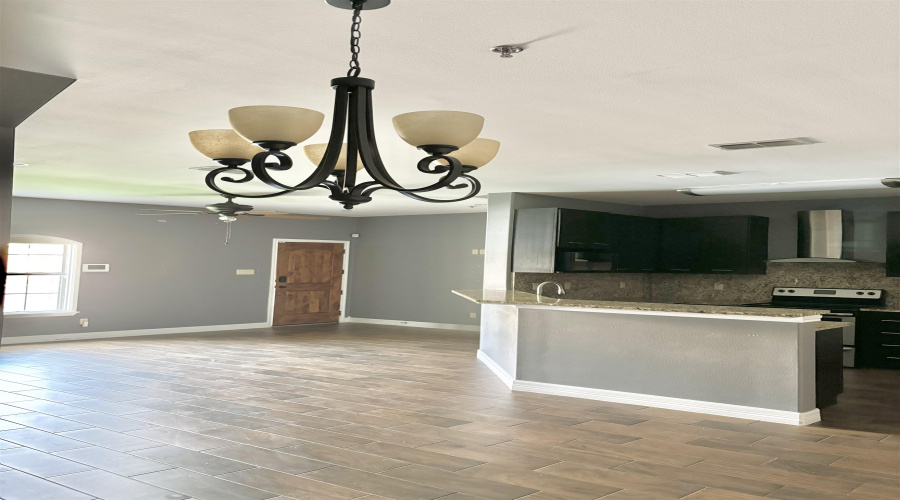 8216 Casa Verde Rd, Laredo, Texas 78041, 2 Bedrooms Bedrooms, 5 Rooms Rooms,2 BathroomsBathrooms,Residential,For Rent,8216 Casa Verde Rd,20262673