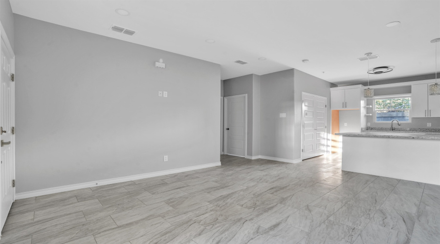 2707 Sanders Ave, LAREDO, Texas 78040, 2 Bedrooms Bedrooms, 3 Rooms Rooms,1 BathroomBathrooms,Residential,For Rent,2707 Sanders Ave,20262679