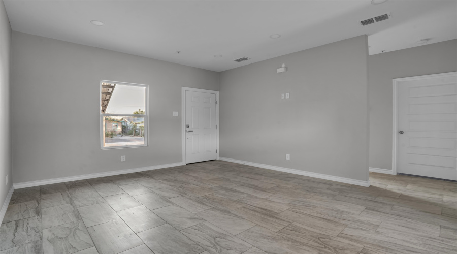 2707 Sanders Ave, LAREDO, Texas 78040, 2 Bedrooms Bedrooms, 3 Rooms Rooms,1 BathroomBathrooms,Residential,For Rent,2707 Sanders Ave,20262679
