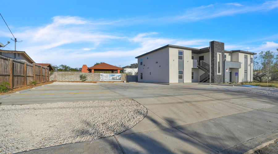 2707 Sanders Ave, LAREDO, Texas 78040, 2 Bedrooms Bedrooms, 3 Rooms Rooms,1 BathroomBathrooms,Residential,For Rent,2707 Sanders Ave,20262679