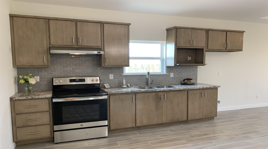 1409 Los Estribos Dr., Laredo, Texas 78046, 3 Bedrooms Bedrooms, 6 Rooms Rooms,2 BathroomsBathrooms,Residential,For Rent,1409 Los Estribos Dr.,20262680