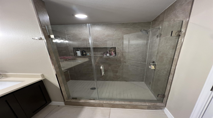 1501 Sombras Dr, Laredo, Texas 78045, 4 Bedrooms Bedrooms, 7 Rooms Rooms,3 BathroomsBathrooms,Residential,For Sale,1501 Sombras Dr,20262682