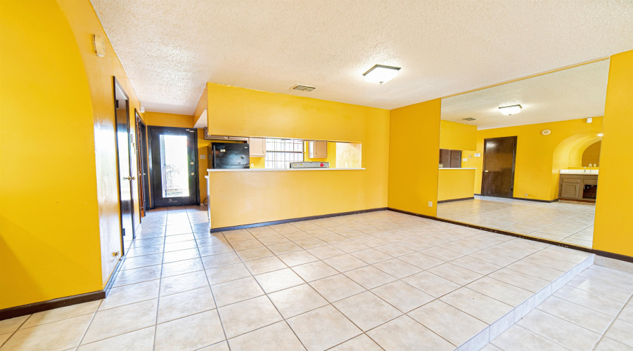 5500 McPherson Rd, Laredo, Texas 78041, 2 Bedrooms Bedrooms, 4 Rooms Rooms,1 BathroomBathrooms,Residential,For Sale,5500 McPherson Rd,20262683