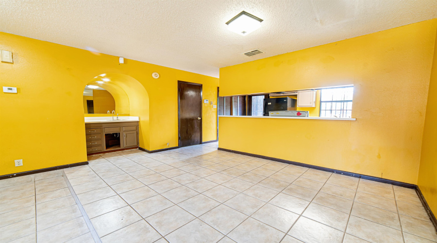5500 McPherson Rd, Laredo, Texas 78041, 2 Bedrooms Bedrooms, 4 Rooms Rooms,1 BathroomBathrooms,Residential,For Sale,5500 McPherson Rd,20262683