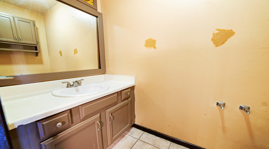 5500 McPherson Rd, Laredo, Texas 78041, 2 Bedrooms Bedrooms, 4 Rooms Rooms,1 BathroomBathrooms,Residential,For Sale,5500 McPherson Rd,20262683