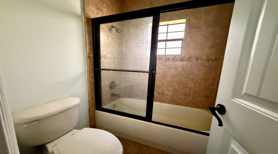 8216 Casa Verde Rd, Laredo, Texas 78041, 3 Bedrooms Bedrooms, 5 Rooms Rooms,2 BathroomsBathrooms,Residential,For Rent,8216 Casa Verde Rd,20262685