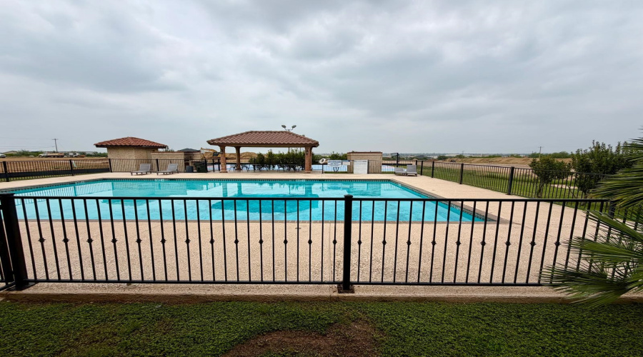 8216 Casa Verde Rd, Laredo, Texas 78041, 3 Bedrooms Bedrooms, 5 Rooms Rooms,2 BathroomsBathrooms,Residential,For Rent,8216 Casa Verde Rd,20262685