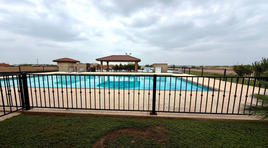 8216 Casa Verde Rd, Laredo, Texas 78041, 3 Bedrooms Bedrooms, 5 Rooms Rooms,2 BathroomsBathrooms,Residential,For Rent,8216 Casa Verde Rd,20262685