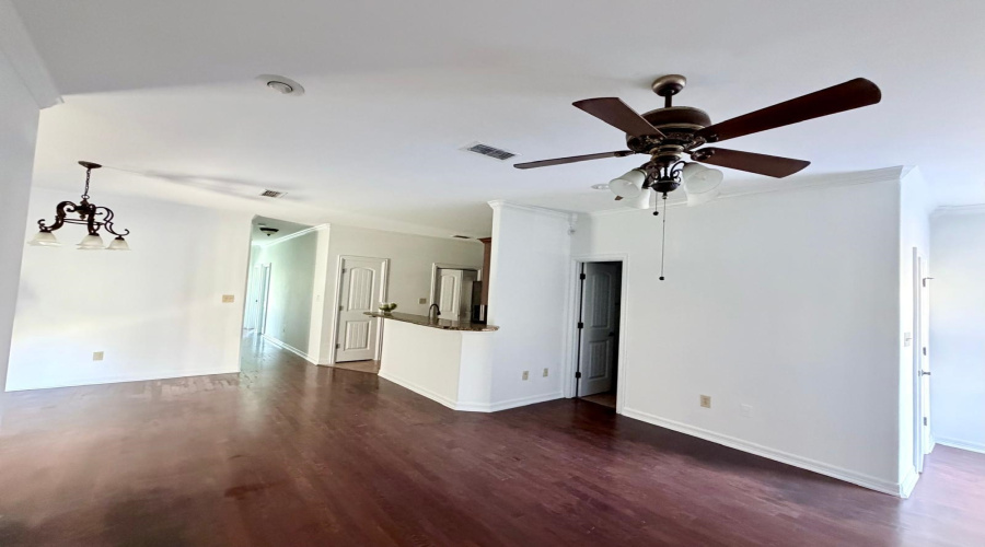 8216 Casa Verde Rd, Laredo, Texas 78041, 3 Bedrooms Bedrooms, 5 Rooms Rooms,2 BathroomsBathrooms,Residential,For Rent,8216 Casa Verde Rd,20262685
