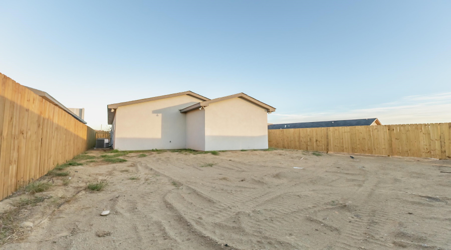 5021 Servando Dr, Laredo, Texas 78046, 3 Bedrooms Bedrooms, 5 Rooms Rooms,2 BathroomsBathrooms,Residential,For Sale,5021 Servando Dr,20262688