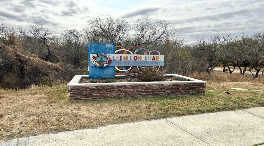 5021 Servando Dr, Laredo, Texas 78046, 3 Bedrooms Bedrooms, 5 Rooms Rooms,2 BathroomsBathrooms,Residential,For Sale,5021 Servando Dr,20262688