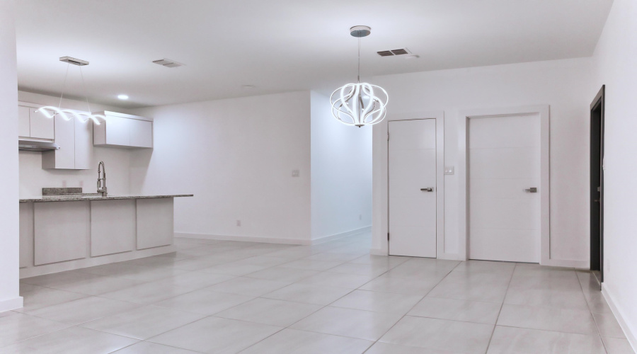 5017 Servando Dr, Laredo, Texas 78046, 3 Bedrooms Bedrooms, 5 Rooms Rooms,2 BathroomsBathrooms,Residential,For Sale,5017 Servando Dr,20262689