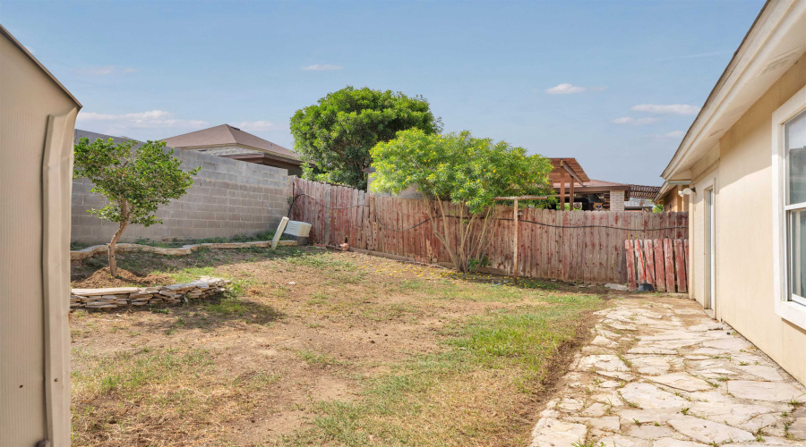 823 Witherspoon Lp, Laredo, Texas 78046, 4 Bedrooms Bedrooms, 7 Rooms Rooms,2 BathroomsBathrooms,Residential,For Rent,823 Witherspoon Lp,20262690