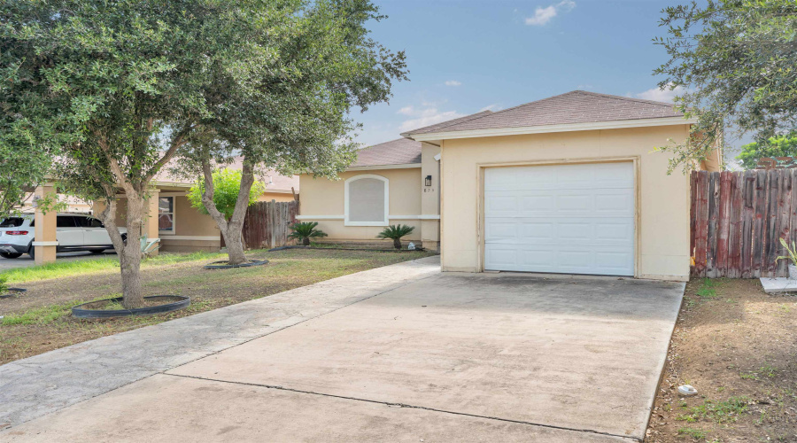 823 Witherspoon Lp, Laredo, Texas 78046, 4 Bedrooms Bedrooms, 7 Rooms Rooms,2 BathroomsBathrooms,Residential,For Rent,823 Witherspoon Lp,20262690